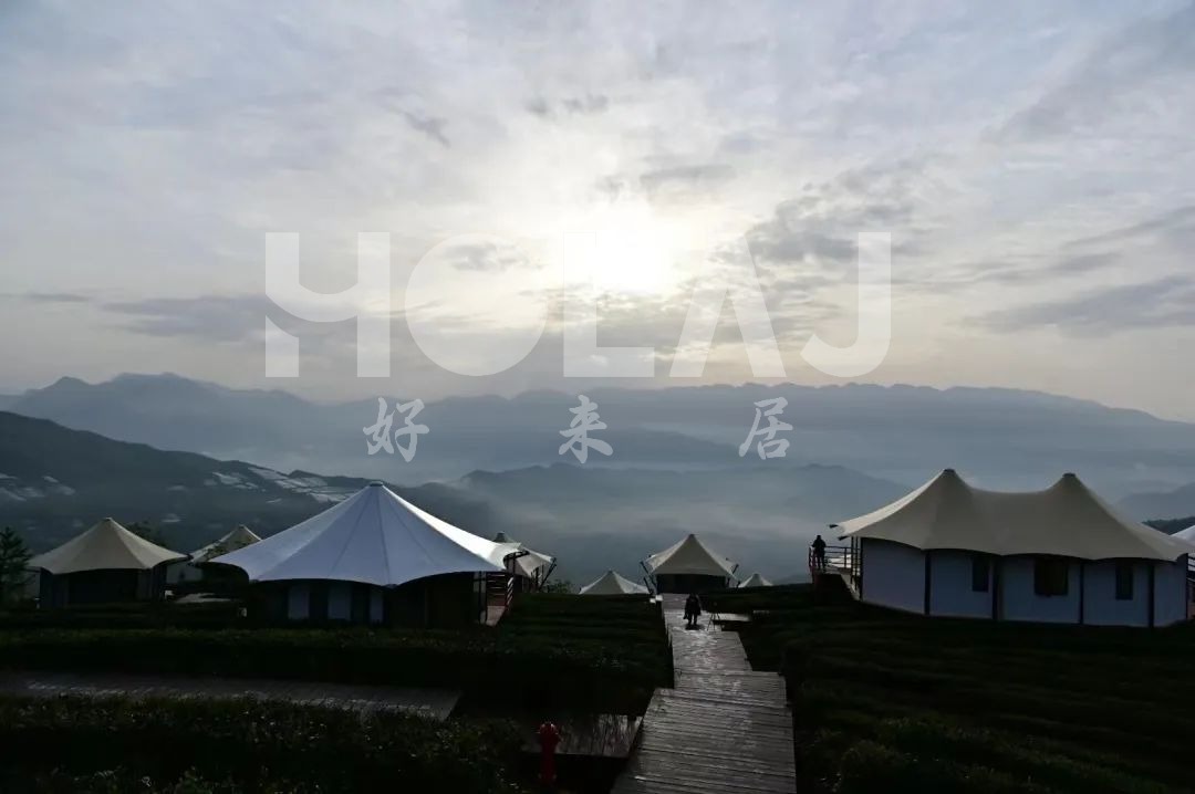 建設帳篷酒店為什么要找專業(yè)的帳篷廠家?